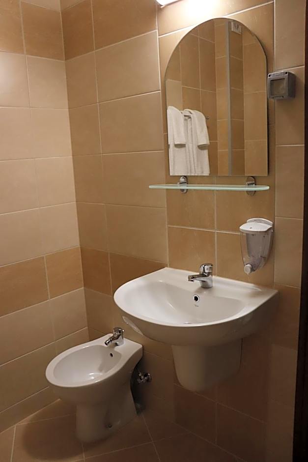 Roots Hotel and Wine Bar