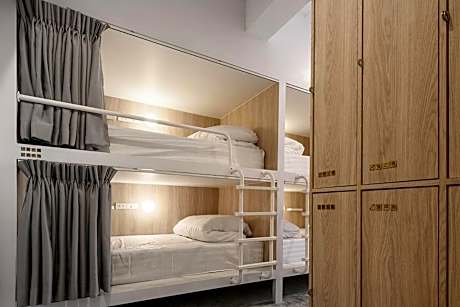 Bed in 10-Bed Mixed Dormitory Room