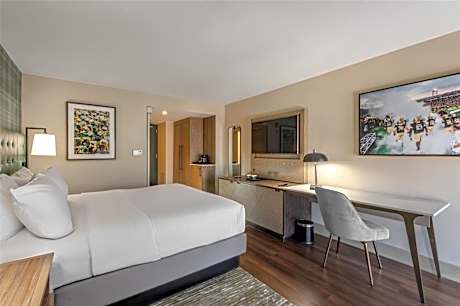 King Bed with City View