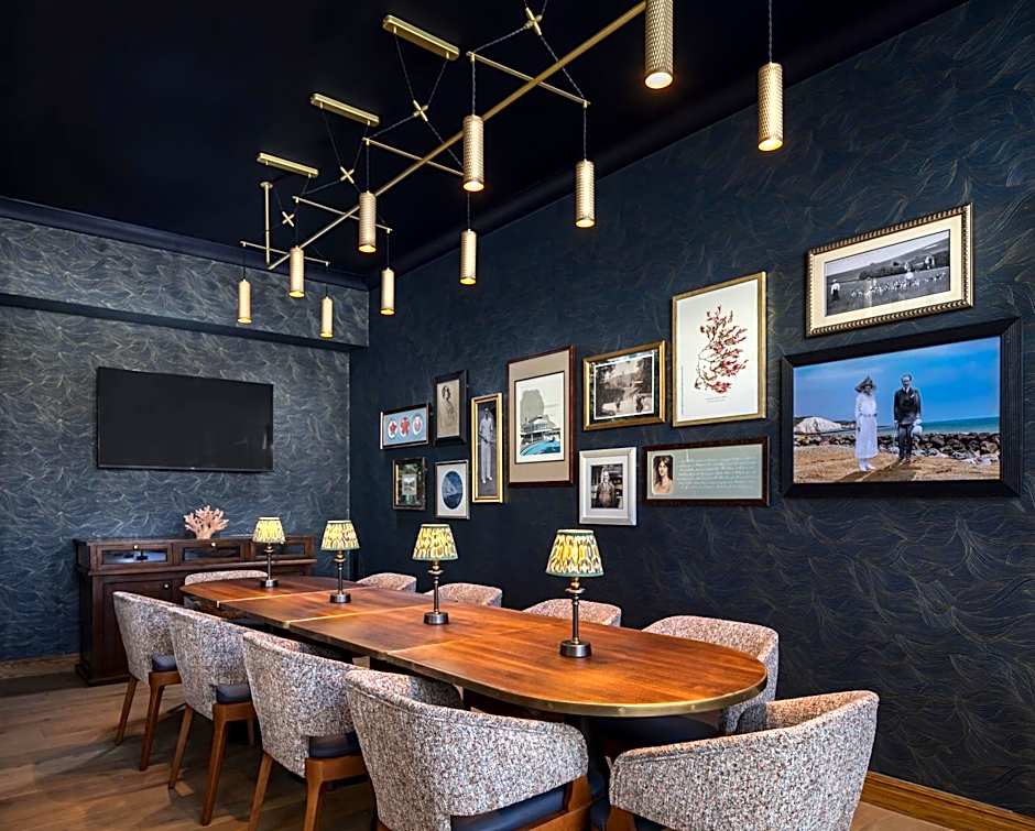 The White Horses by Everly Hotels Collection