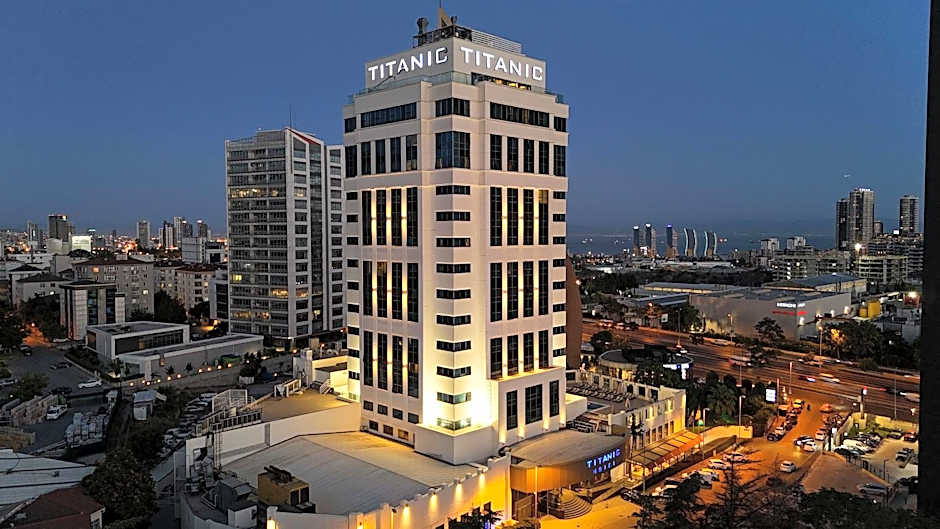 Titanic Business Kartal