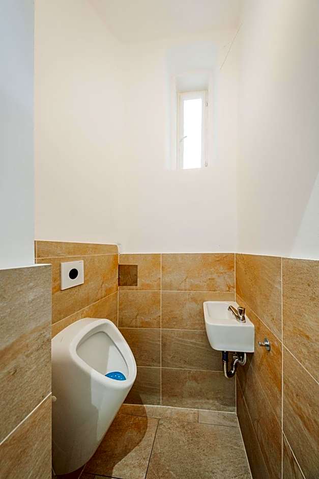 Nice Central City Room