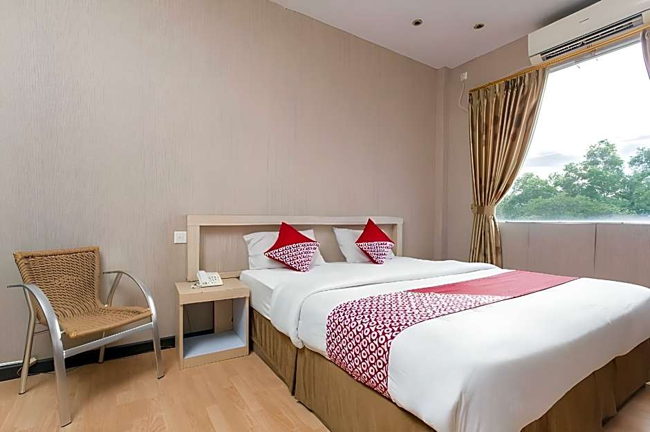 OYO 663 Hotel Sejati