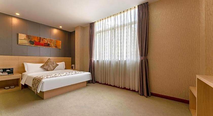 Kaiping Sanbu Junying Hotel