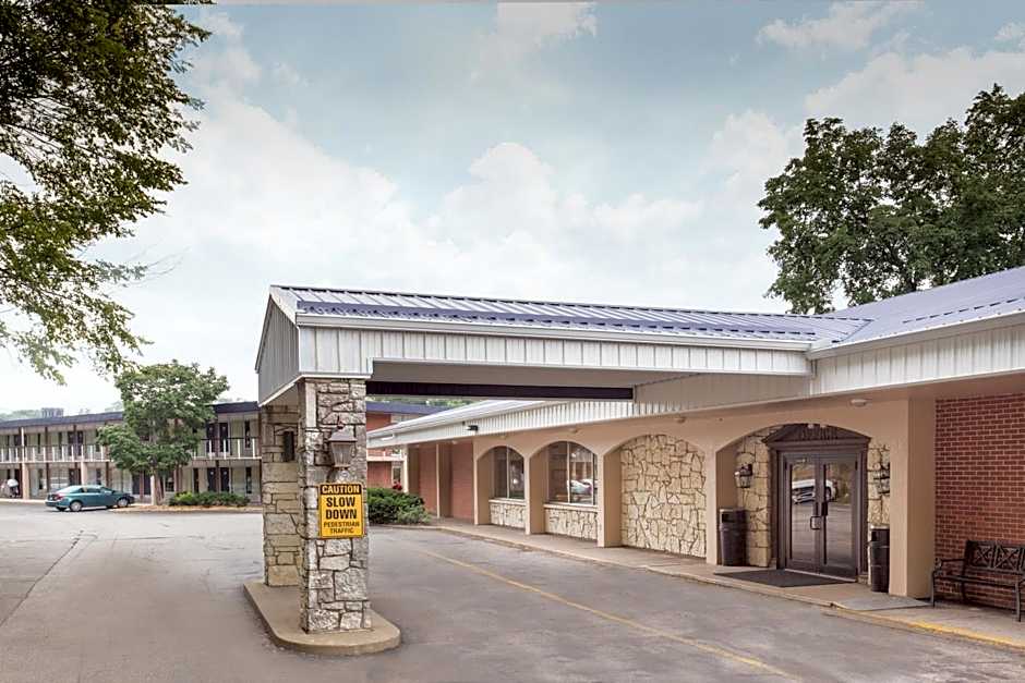 Days Inn by Wyndham Dubuque