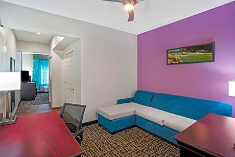 King Studio Suite - Non-Smoking