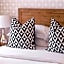 3 Lux Suites
