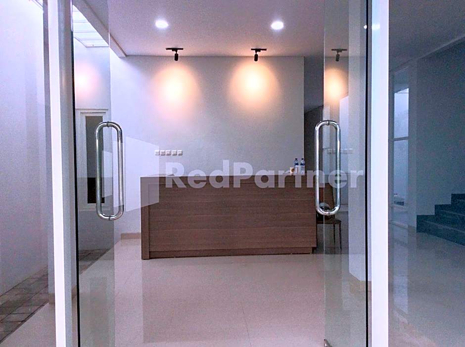 TERRA Guesthouse JEC Mitra RedDoorz