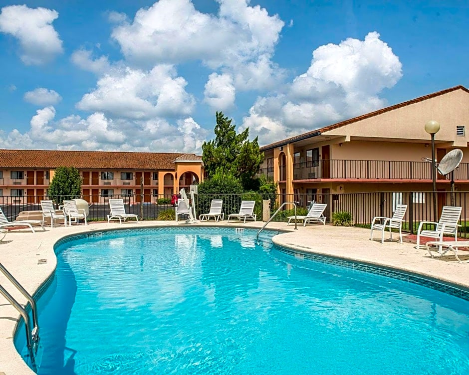 Quality Inn Marianna South