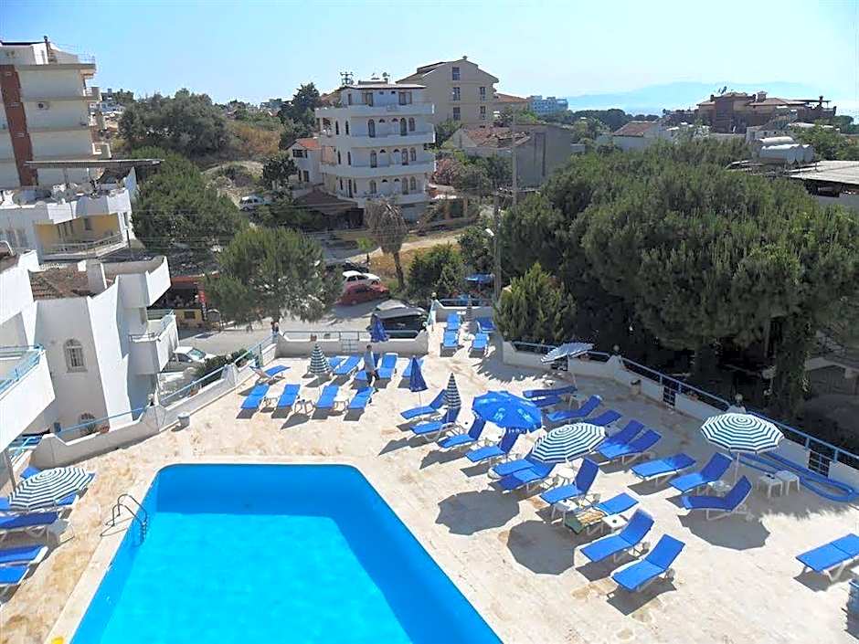 Ponz Hotel