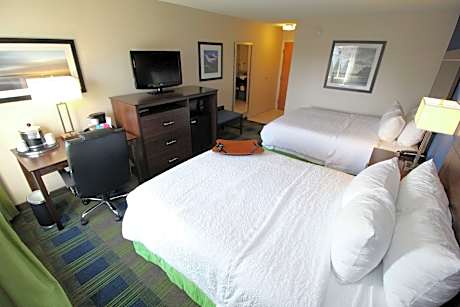 2 QUEENS MOBILITY/HEARING ACCESS RI SHWR NS