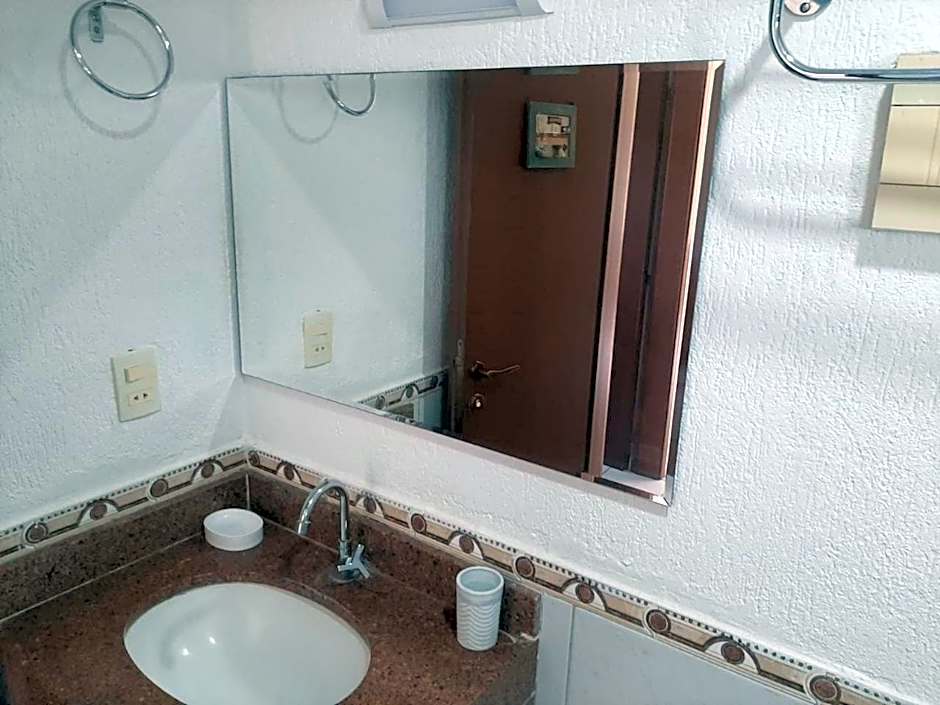 CONDOMÍNIO VILA DO MAR aptos 201C e 211B