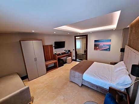 Junior Suite with Balcony