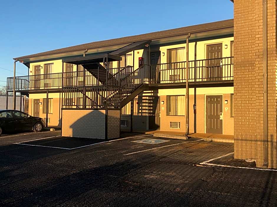 Savannah Lodge