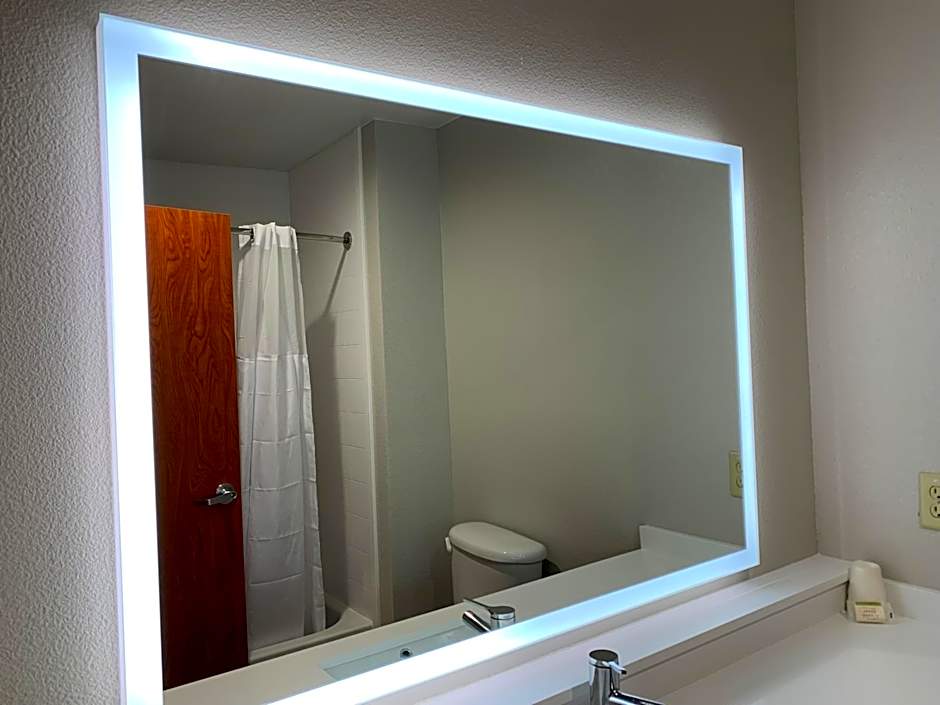 Holiday Inn Express & Suites Bridgeport by IHG