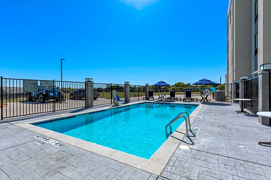 Comfort Inn & Suites Balch Springs - SE Dallas