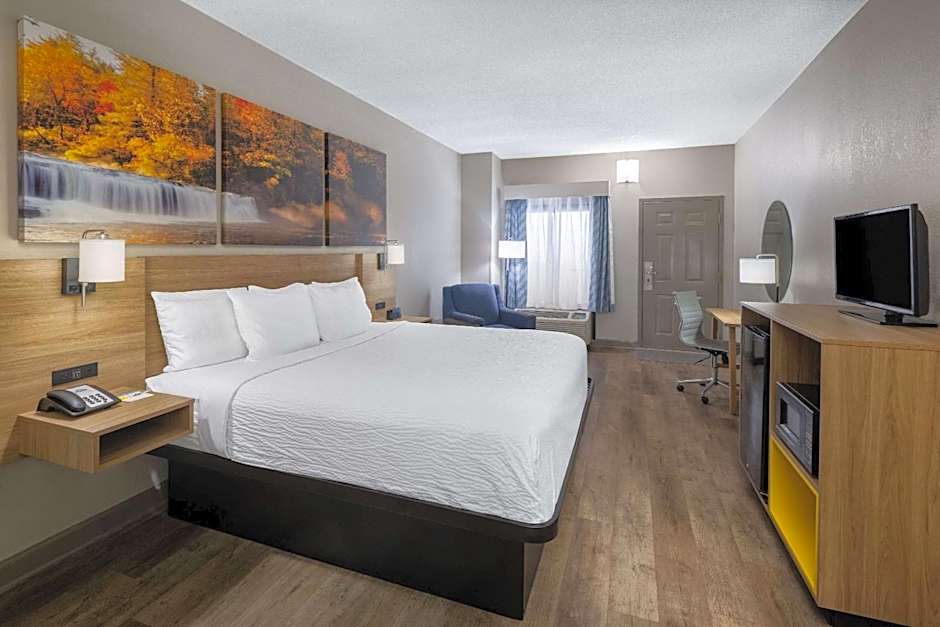 Days Inn by Wyndham Jackson