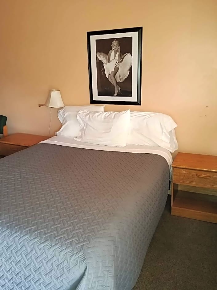 Foto 1 daripada 2 — California 1 Queen Bed