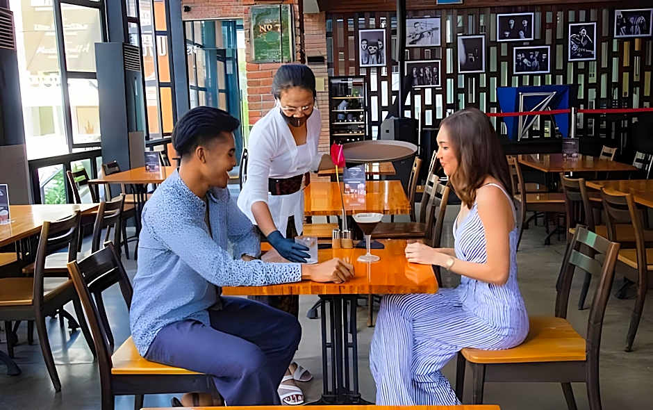 Ossotel Legian Hotel