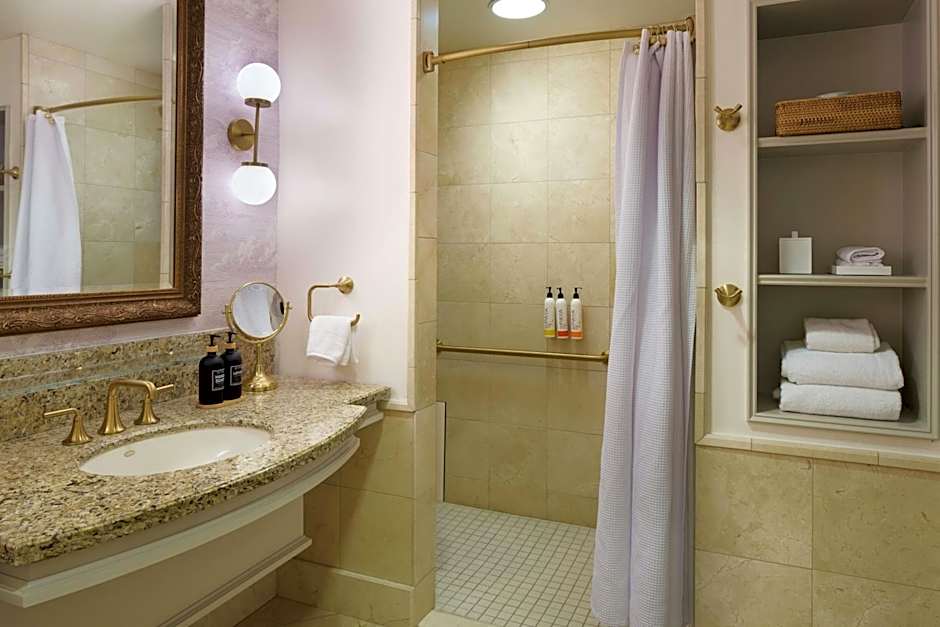 The Carlton Hotel, Atascadero – Paso Robles, a Tribute Portfolio Hotel