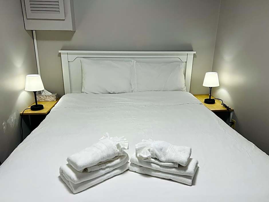 Lee's Ocean Peek B & B