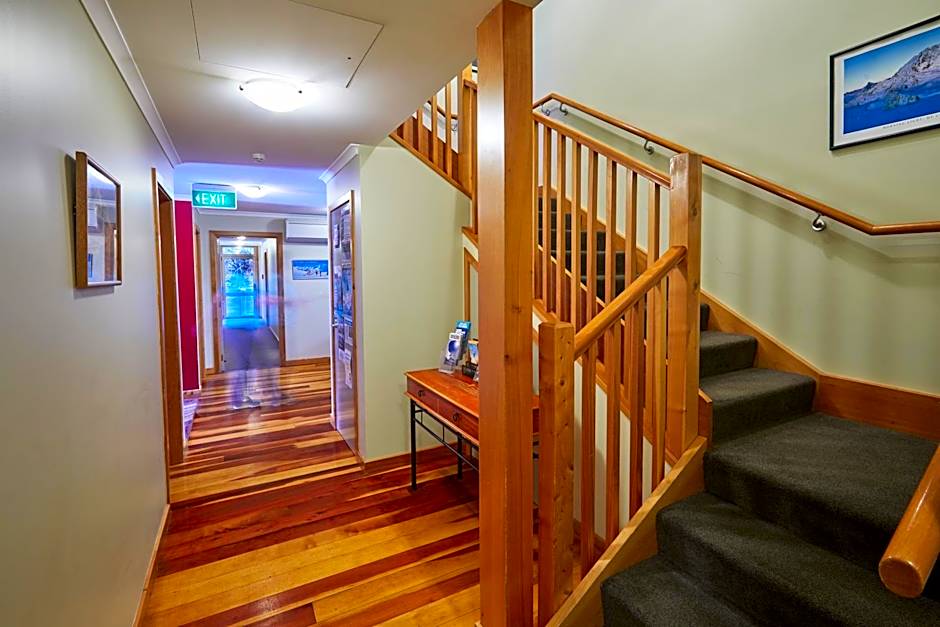 Aoraki Mount Cook Alpine Lodge