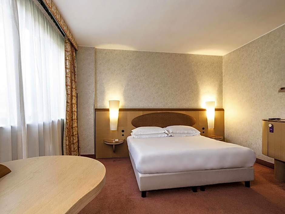 Mercure Roma West