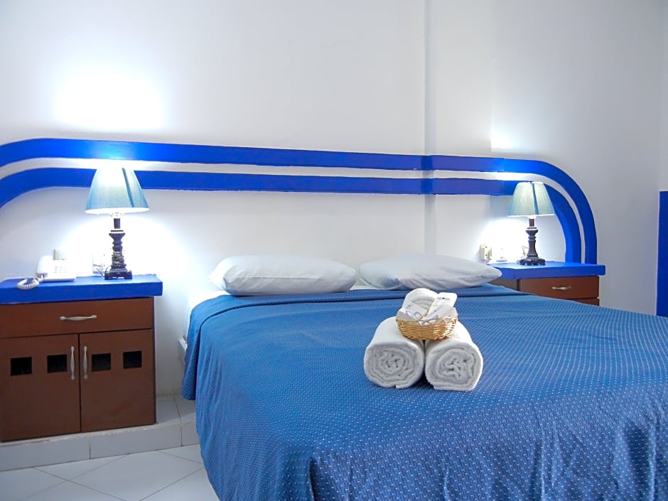 Hotel Plaza Almendros