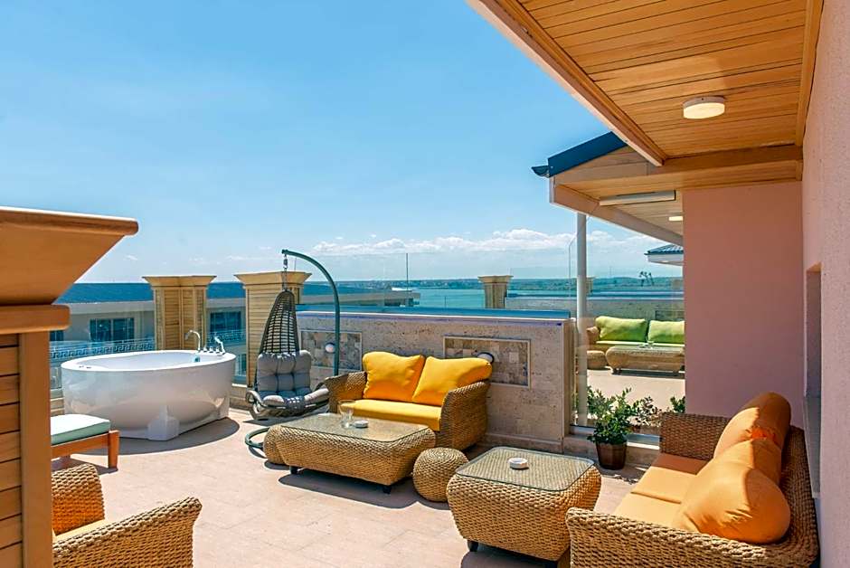 Phoenicia Royal Hotel