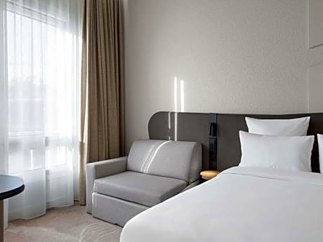 Superior Room with One Double Bed and Sofa Bed
