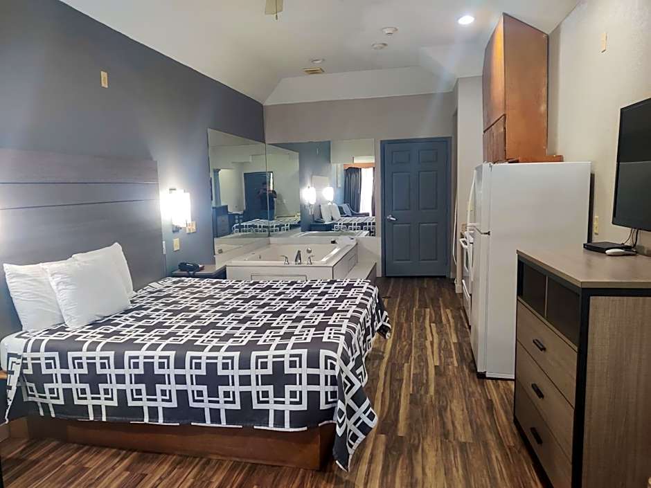 Regency Inn & Suites By Capital O Houston IAH Airport