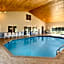 Country Inn & Suites by Radisson, Chippewa Falls, WI