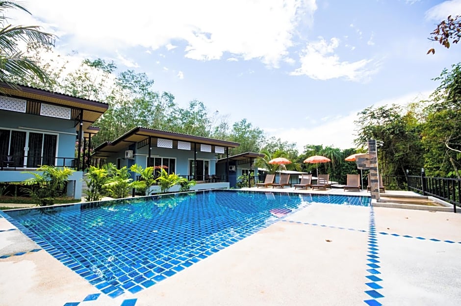 Chom Phu Resort Khaolak