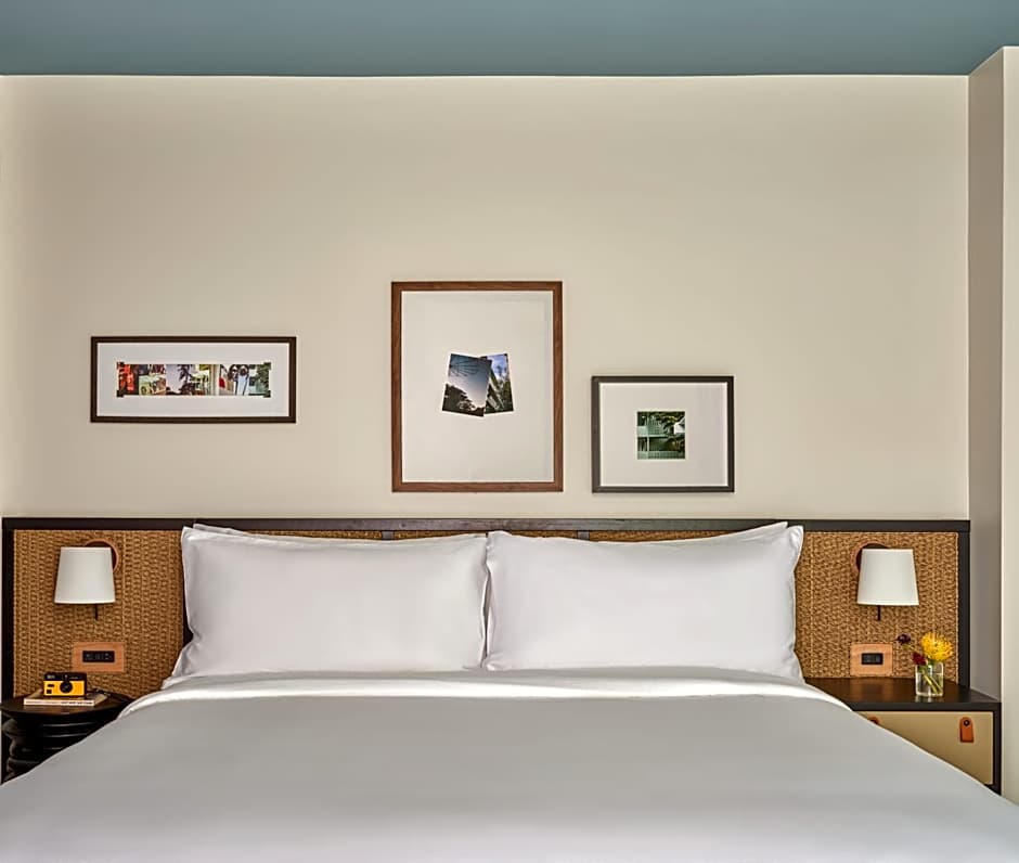 Photo 1 of 1 of 1 King Bed