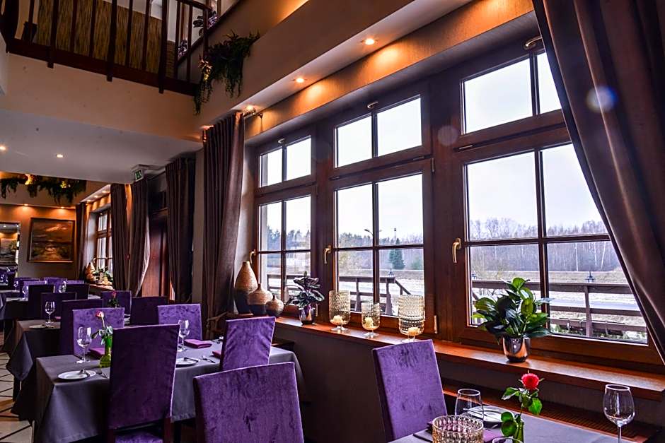 Port Hotel