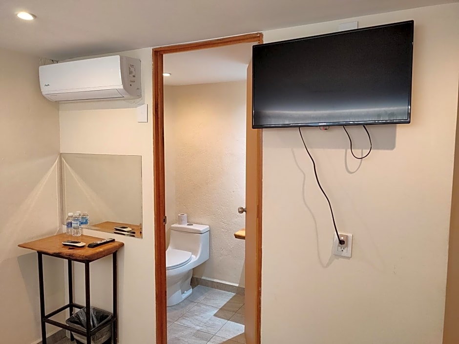 Hotel Ashly Loma Larga