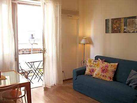 Superior Two-Bedroom Apartment with Balcony - Annex