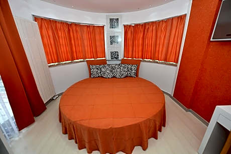 Deluxe Double Room with Shower