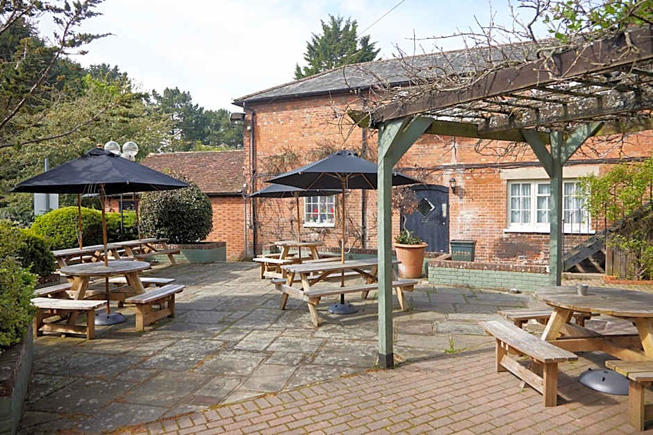 Kings Arms Hotel by Greene King Inns