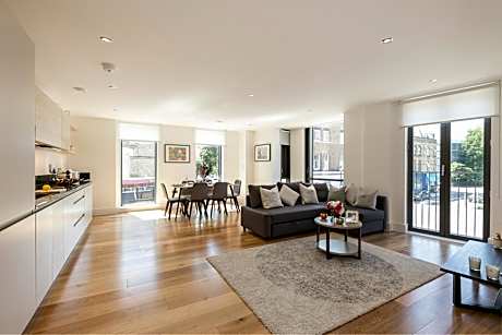 Portobello Apt with Floor-to-Ceiling Views