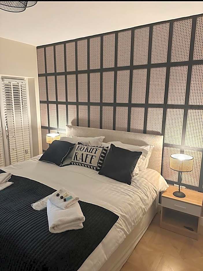 The Mayfair Lodge & Family Suite