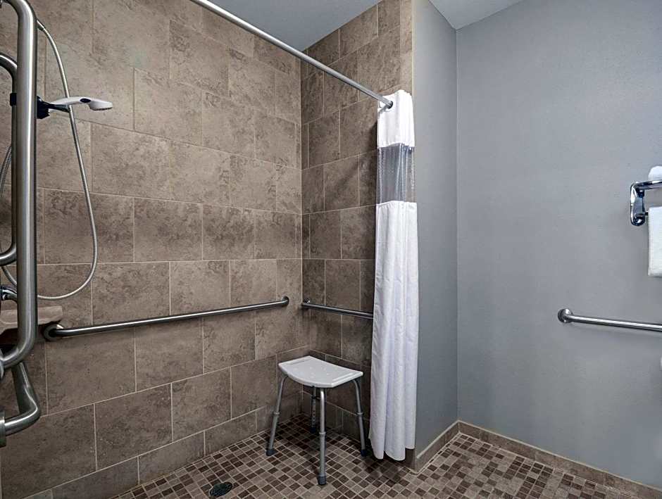 Baymont by Wyndham Minot