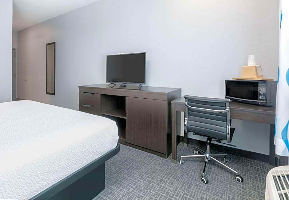 Days Inn by Wyndham Zachary LA