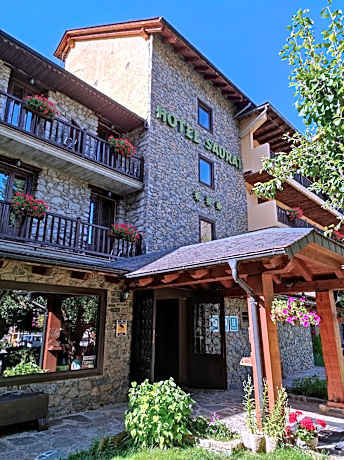 Hotel Saurat