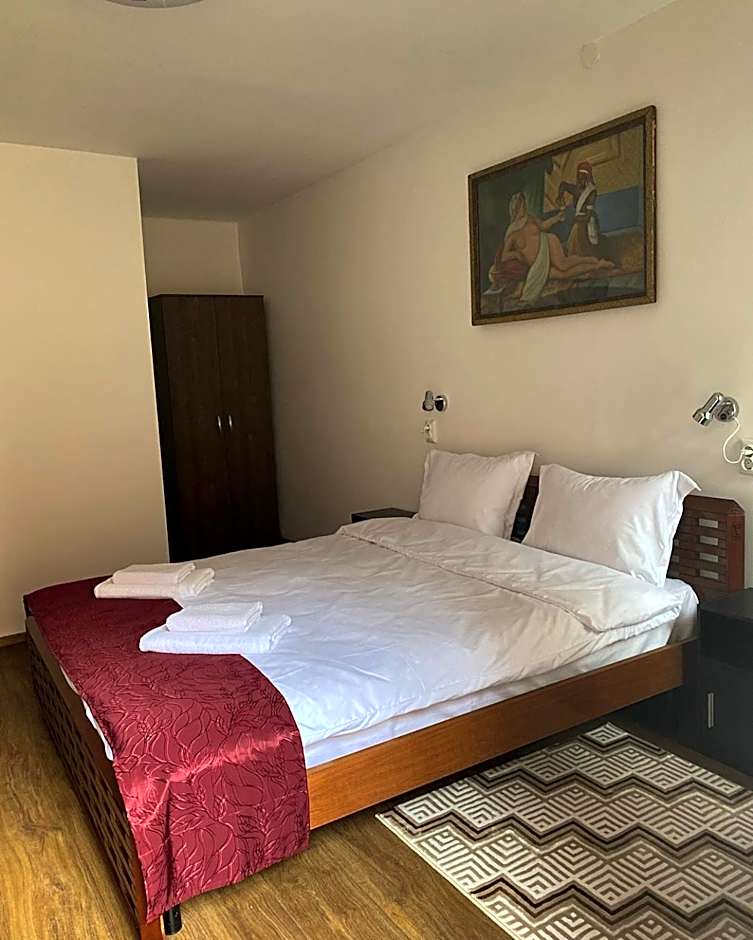 ULLYSSES GUEST HOUSE