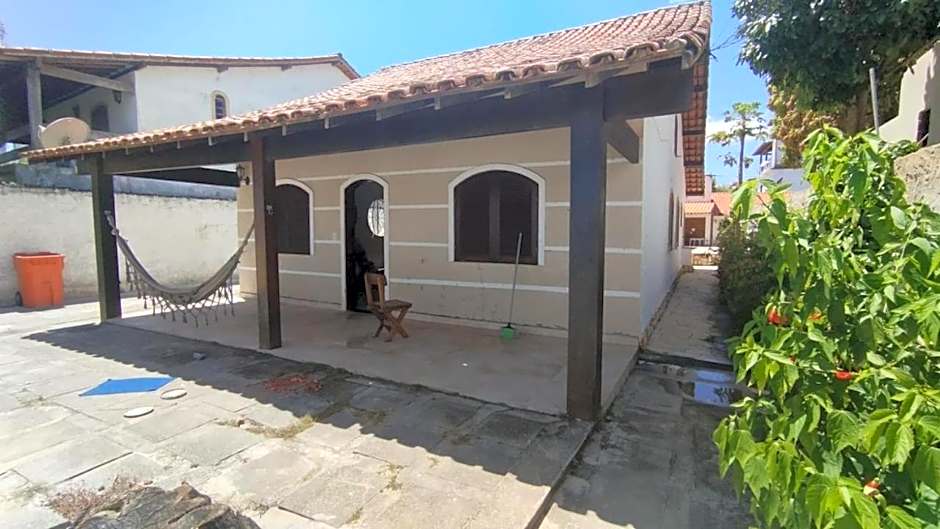 CASA 7 qts sendo 4 suites, Piscina Churrasqueira 200 m praia Anjos