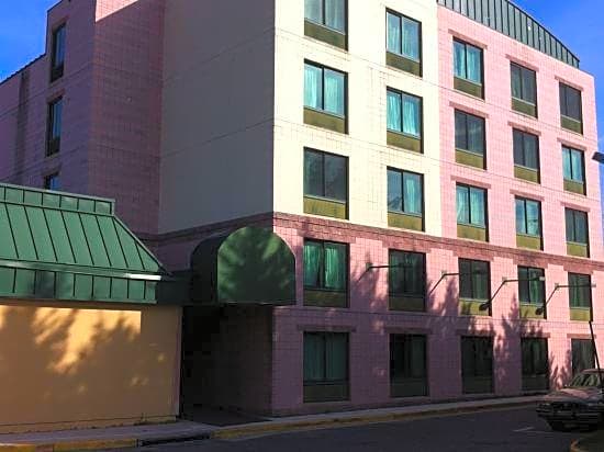 NORTHEAST GARDEN INN.