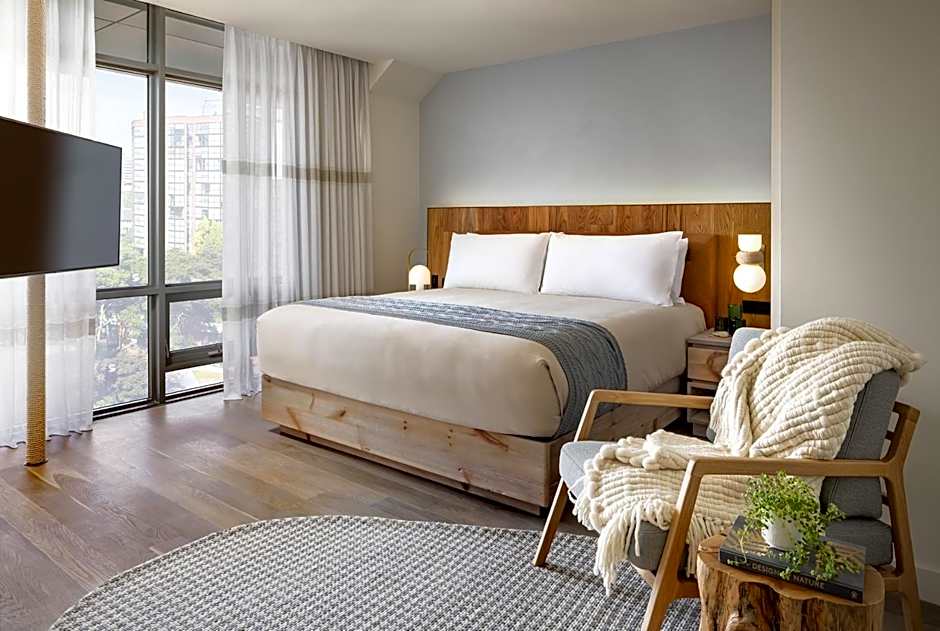 1 Hotel Toronto