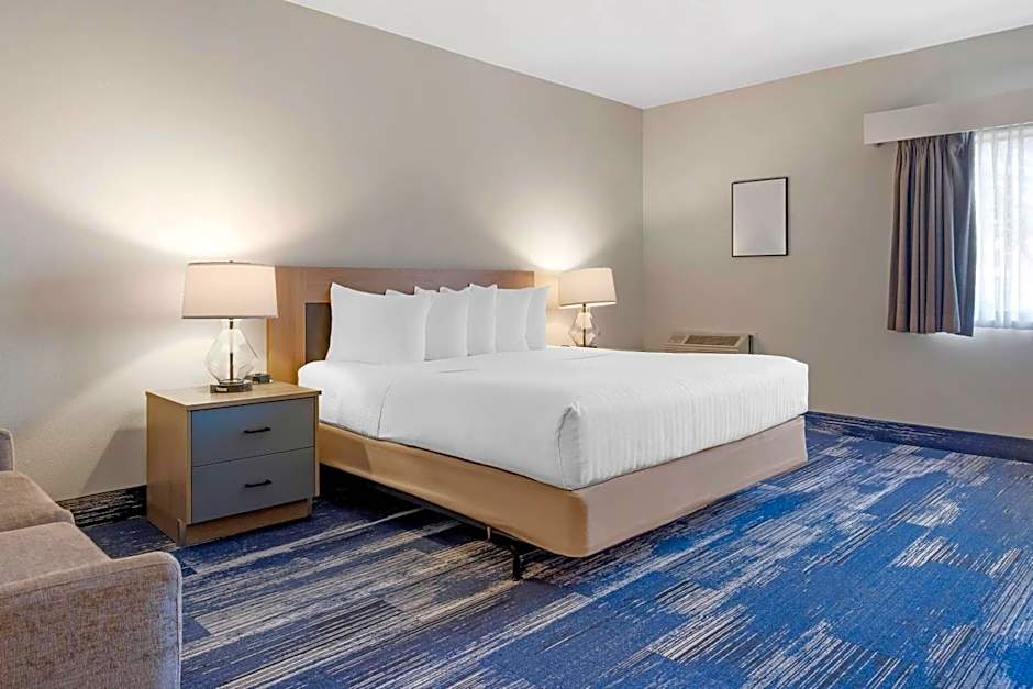 Edgewater Inn and Suites, an Ascend Collection Hotel