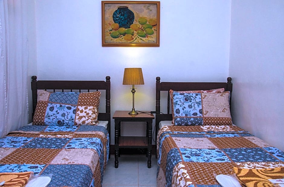 Lola Itang Pension and Restaurant